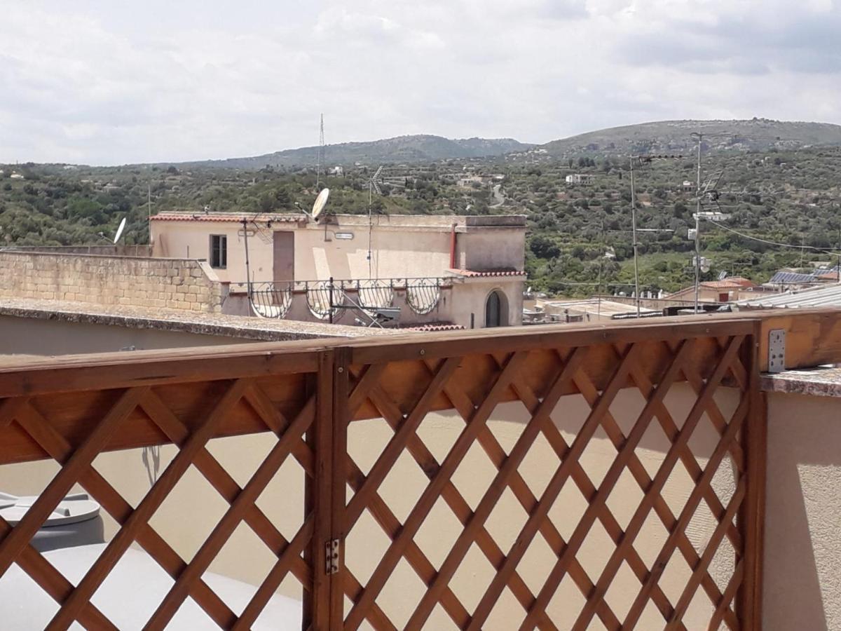 A Casa Tua Affitti Brevi Acomodação com café da manhã Noto Exterior foto