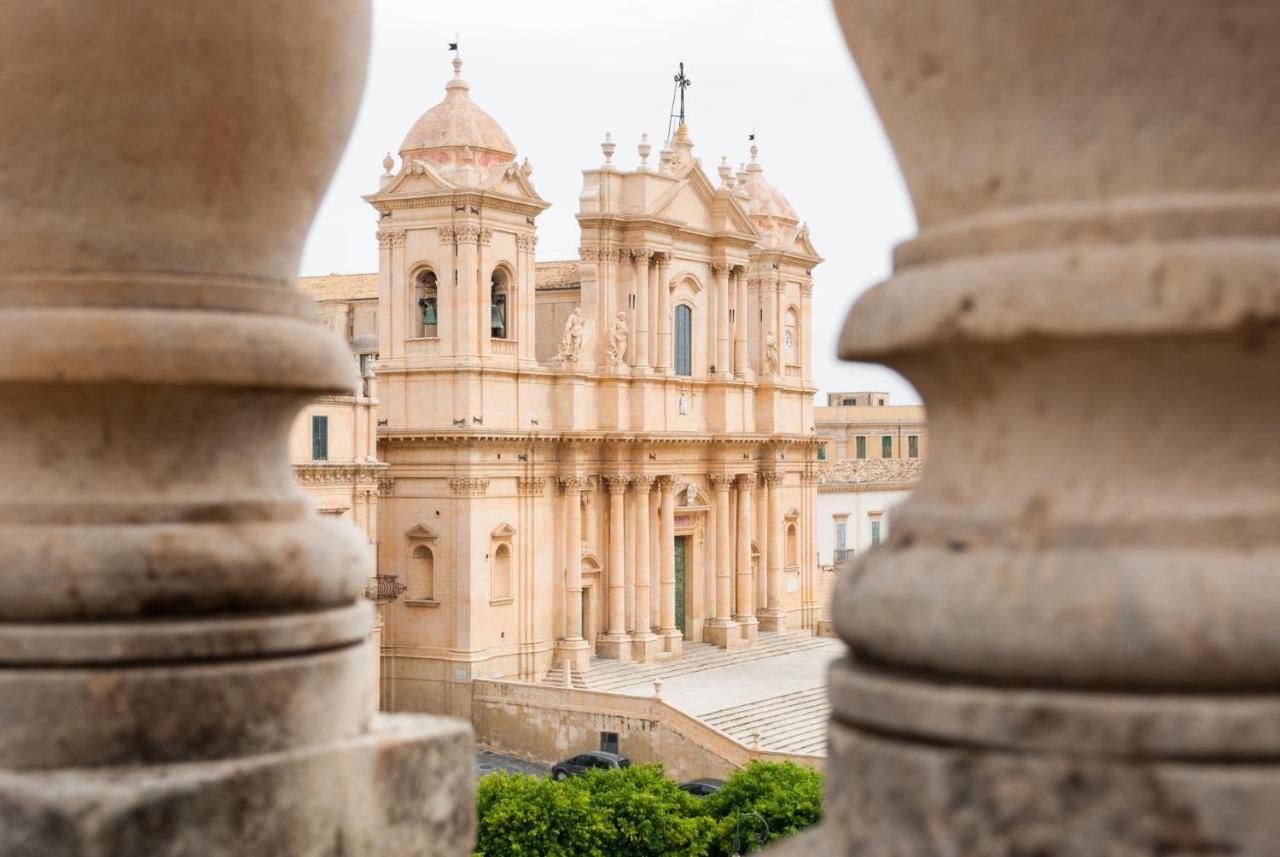 A Casa Tua Affitti Brevi Acomodação com café da manhã Noto Exterior foto