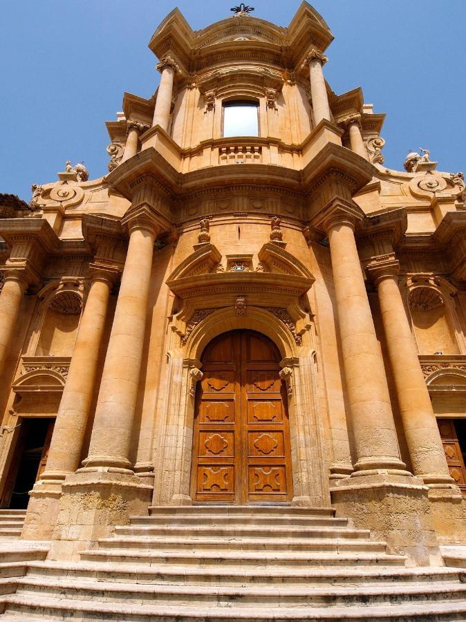 A Casa Tua Affitti Brevi Acomodação com café da manhã Noto Exterior foto